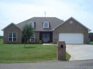 1052 W McIntosh Ave, Checotah, OK 74426