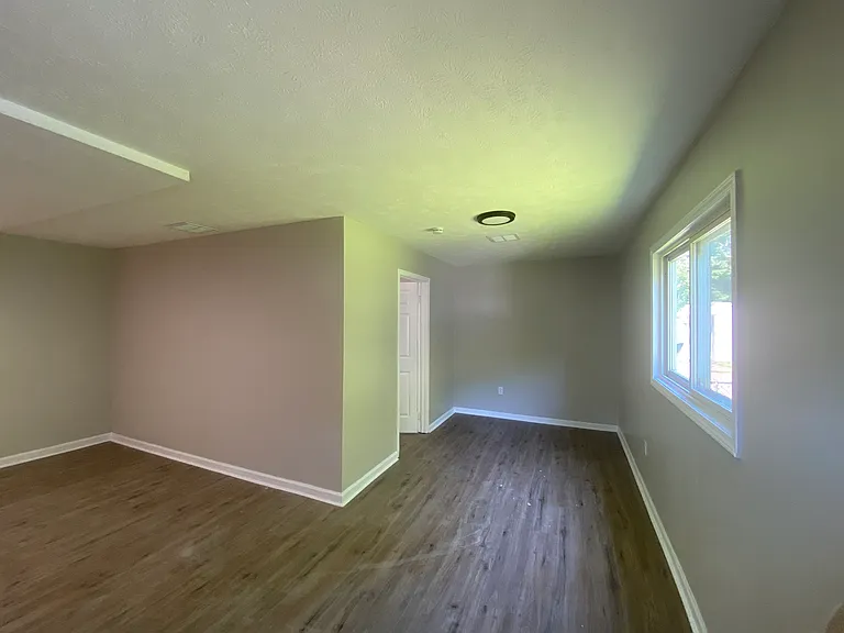 12202 Lena Ave — Photo 12