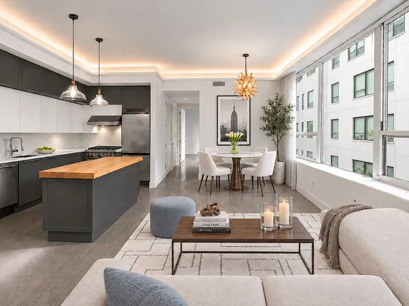 416 W 52nd St #305, New York, NY 10019