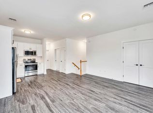 140 S Clinton Ave #2A, Bay Shore, NY 11706