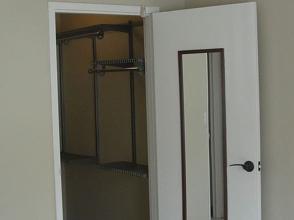 4th image of 503 Cleveland Ave S APT 302