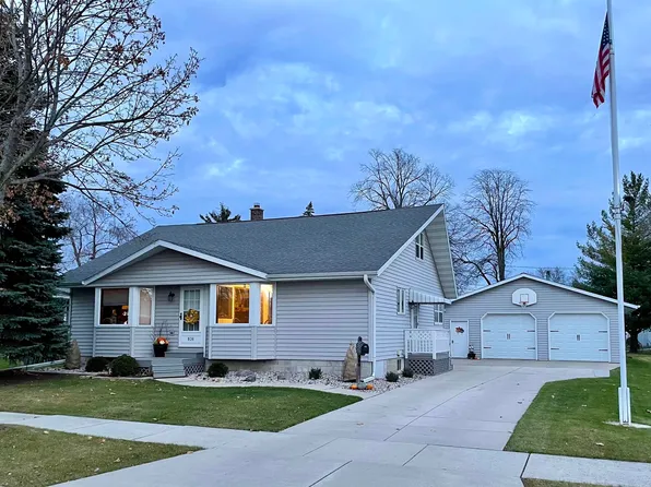 836 Bechaud Ave, Fond Du Lac, WI 54937