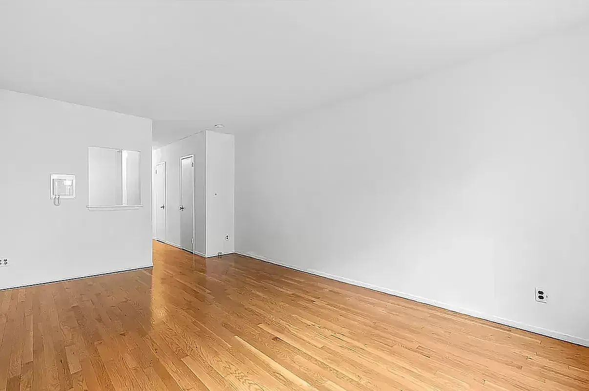 221 East 82nd Street — Photo 2