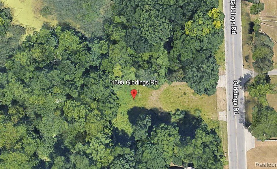 2nd image of 1699 Giddings Rd