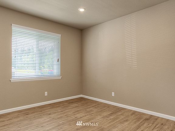 2nd image of 13232 178th Avenue E #167