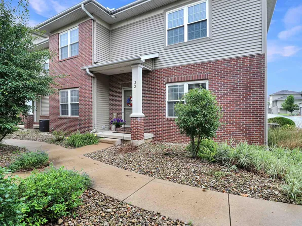 11217 Oakwood Dr #32, Peoria, IL 61615