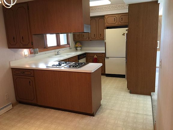 4th image of 7501 Valley Villas Dr