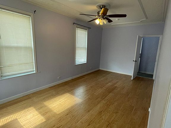 4th image of 950 Hollywood Ave #1A