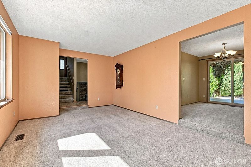 5th image of 312 N 50th Avenue