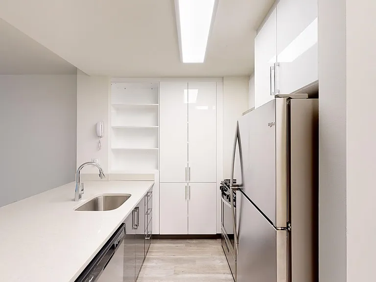 10 Hanover Square — Photo 119