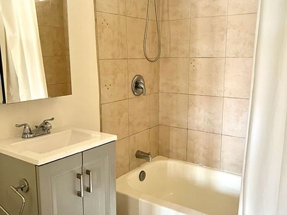 3rd image of 238 W 77th St #240