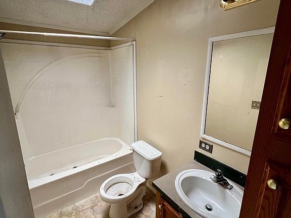 5th image of 2924 Meghans Ln