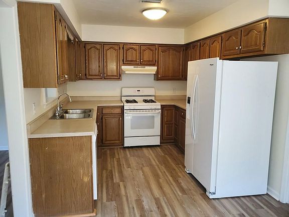 4th image of 3125 Winterberry Ln