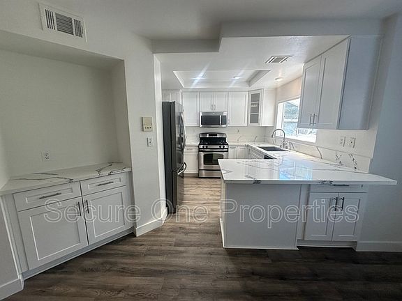 2nd image of 674 Warwick Ave