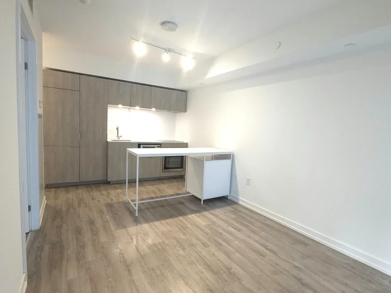 77 Shuter St #603 — Photo 9