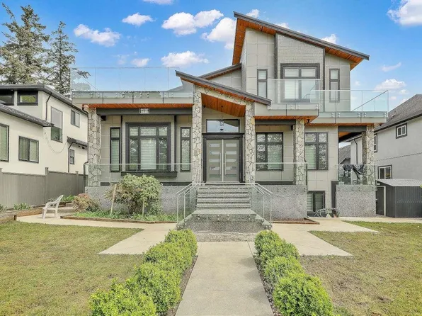 5538 184th St, Surrey, BC V3S 1E1