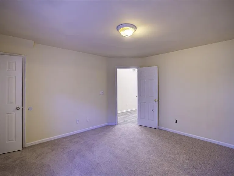2247 Landing Ridge Dr — Photo 6