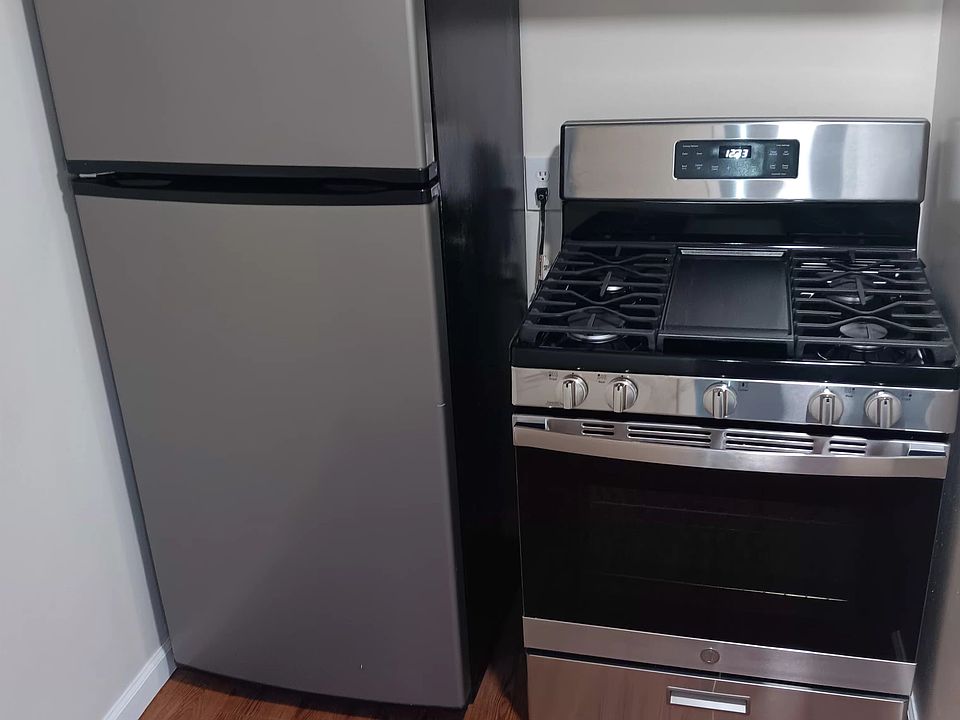 1st image of 9 Montgomery St #9B