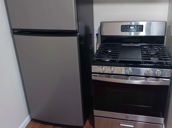 9 Montgomery St #9B