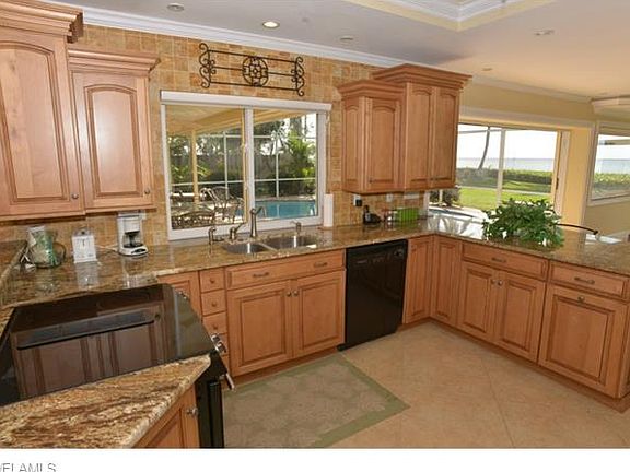 4th image of 10381 Gulf Shore Dr