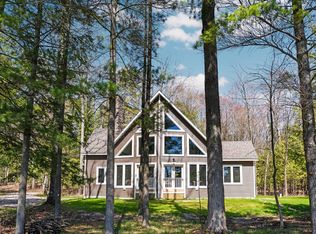 857 Dans Dr, Traverse City, MI 49685
