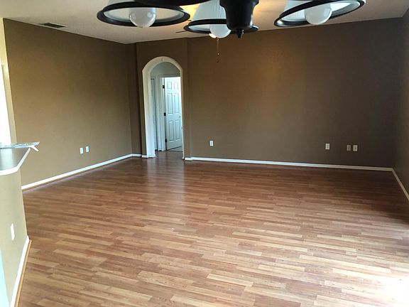 4th image of 5496 Moon Valley Dr