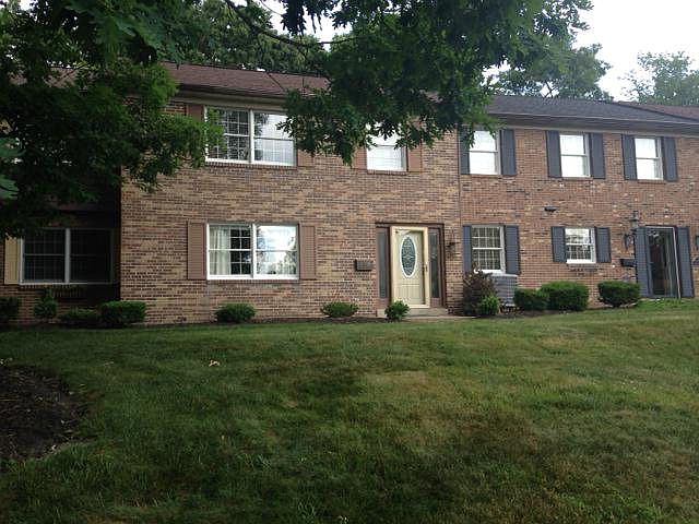 1st image of 618 Carriage Dr