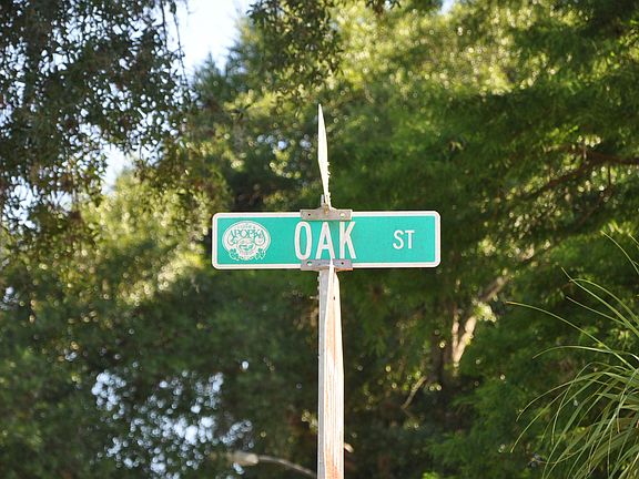5th image of 130 W Oak St