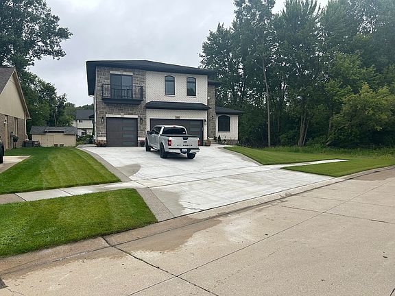 2nd image of 1683 Delta Dr