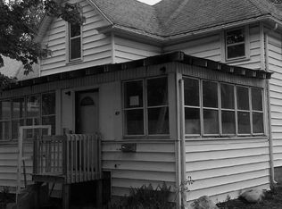 821 W 1st St, Waterloo, IA 50701