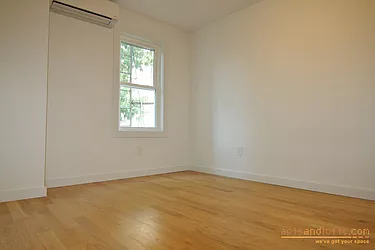 Rented by aptsandlofts.com