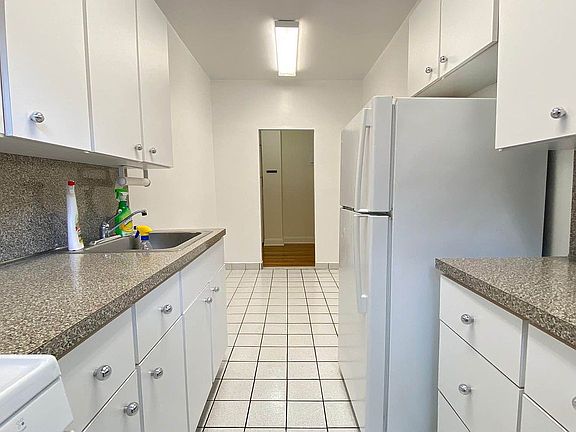 2nd image of 4330 46th St APT 2