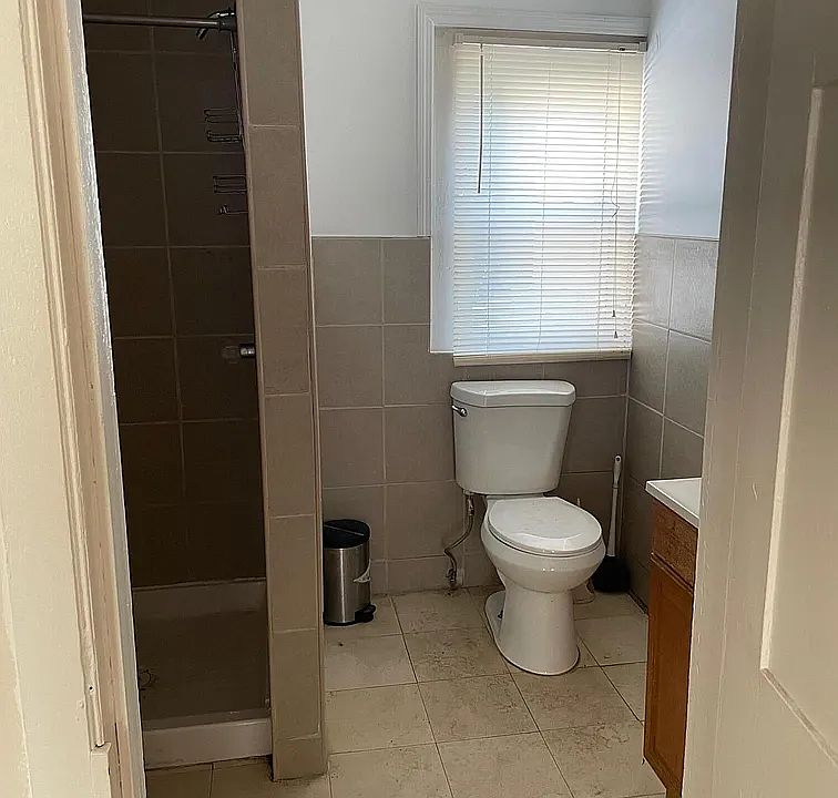 Spacious Ceramic Bathroom