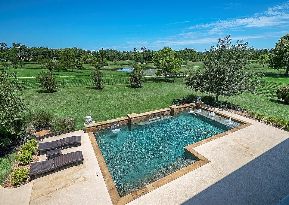 Enjoy All The Park And Lake Without The Expense Of Owning!