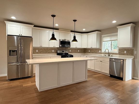 3rd image of 11837 32nd Ave NE