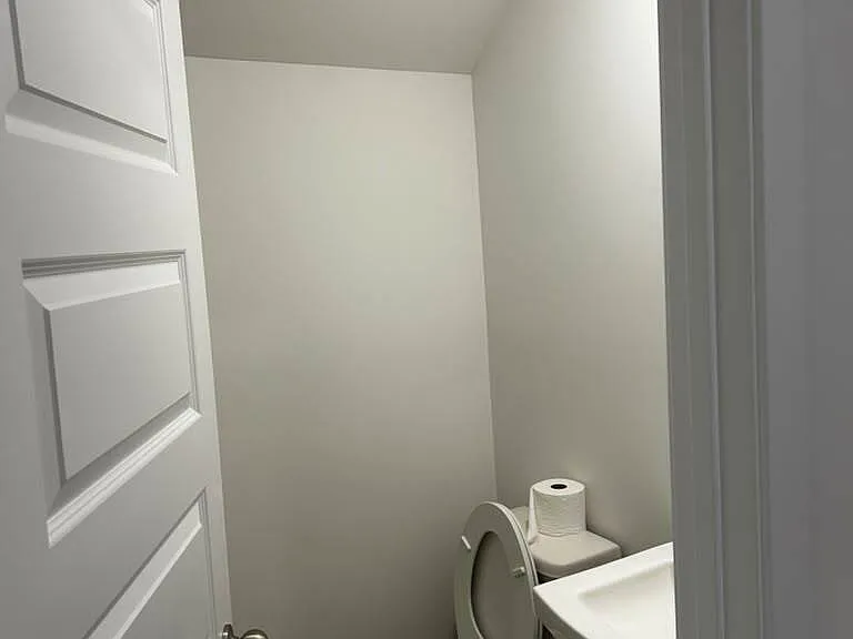 2304 Noble Ln — Photo 17