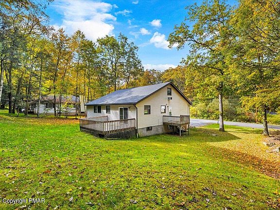 3rd image of 2730 Pocono Cir