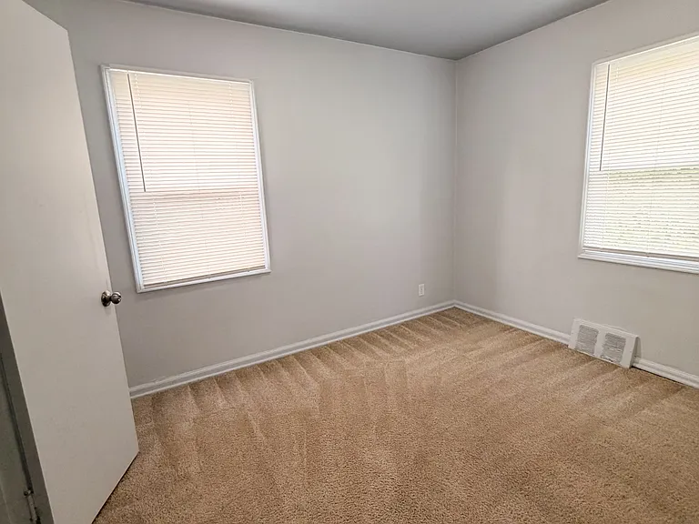20400 Monica St — Photo 5