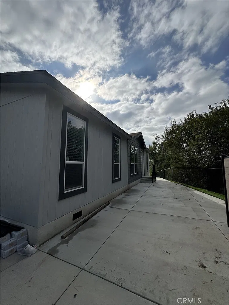 3 bed, 980 sqft, $3,000 — Photo 4