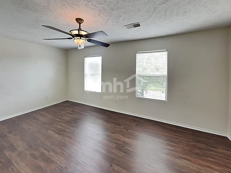 2651 Sutherland Dr — Photo 5
