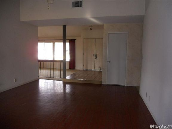 2nd image of 3024 Ironwood Way