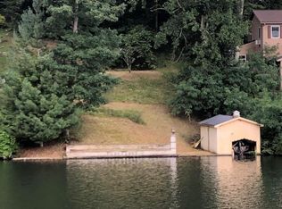 95 Flat Top Lake Rd, Ghent, WV 25843