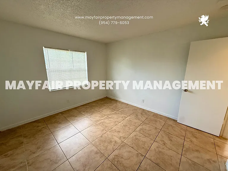1941 NW 14th Ave #D — Photo 11