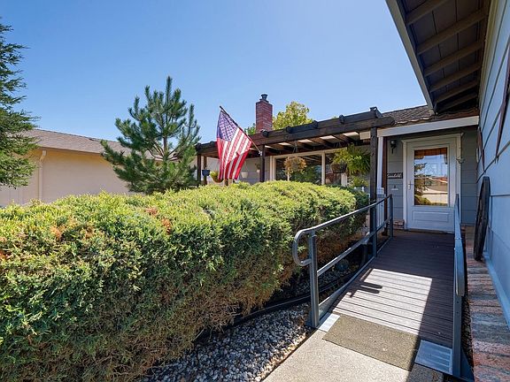 4th image of 171 Carlsbad Circle