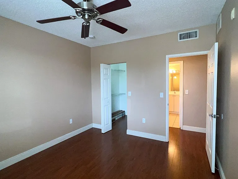 7950 N Nob Hill Rd #203 — Photo 14