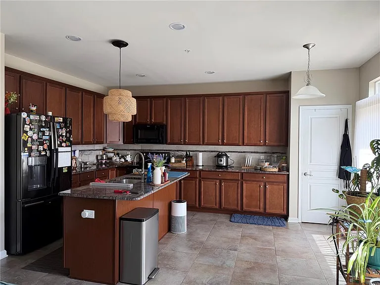 1428 Waterbury Rd — Photo 9