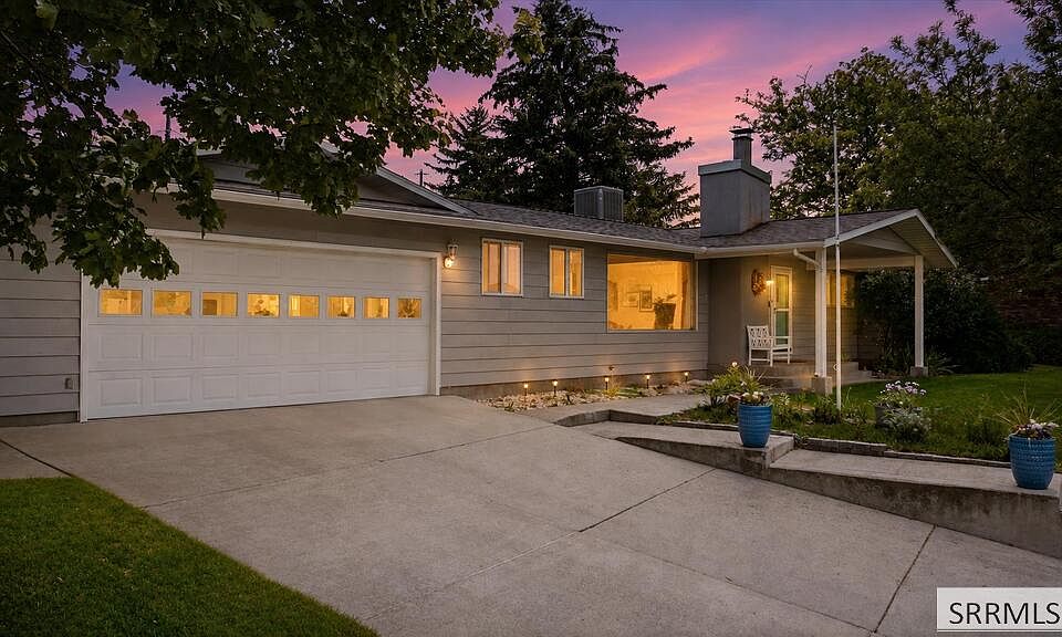 1st image of 27 Drake Ave