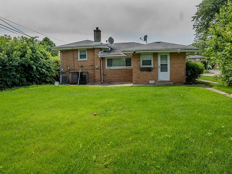 9733 Karlov Ave — Photo 38