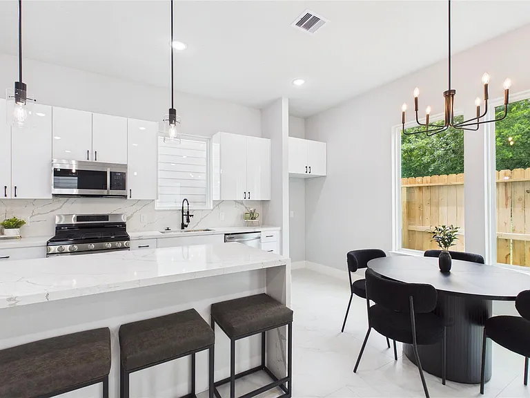 3748 Corder St — Photo 8