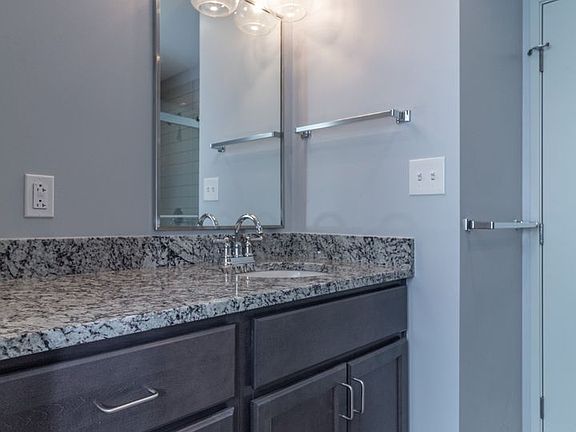 4th image of 3101 Euclid Ave #201
